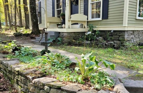 Guilderland Center House | Located in the beautiful Heldebergs, This is a cute little house you will love.
