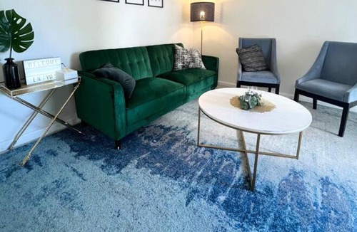 Coconut Grove Apartment | LOCATION! Apartment in Coconut Grove with parking