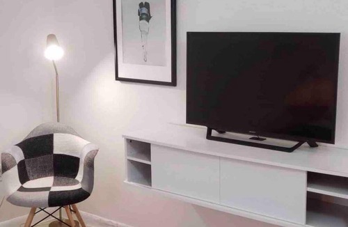 Coconut Grove Apartment | LOCATION! Apartment in Coconut Grove with parking