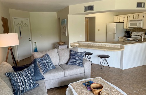 Jupiter Condo | Location Location Location - Steps to the Beach and to the Riverwalk