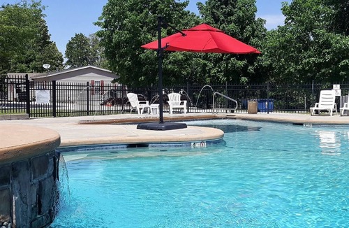 Blue Eye Cabin | Loft #11 – Just Steps from Table Rock Lake at Happy Hollow Resort