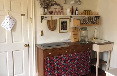 Coxsackie Apartment | Lovely 1-bedroom apartment in newly renovated historic house