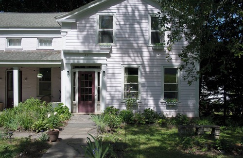 Coxsackie Apartment | Lovely 1-bedroom apartment in newly renovated historic house