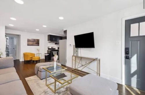 Northwest Apartment | Lovely 1-bedroom rental unit with free parking