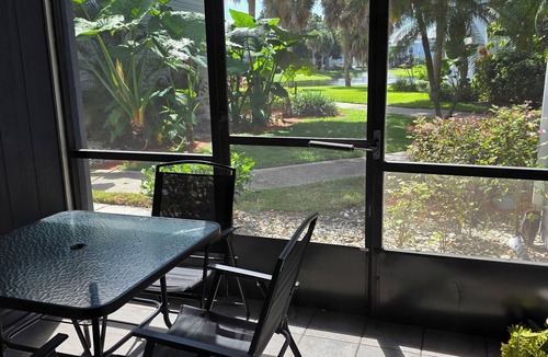 Ventura Condo | Lovely 2-bedroom condo with pool, fitness room and golfing. Close to Airport