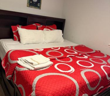 Wheaton-Glenmont Apartment | LOVELY 2 BEDROOMS APPARTEMENT, LAUNDRY/PARKING/TV