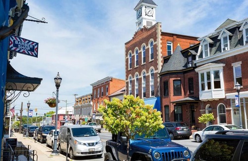 Williamsport Apartment | Lovely Historic Williamsport Home-ArtizanSt-RmB