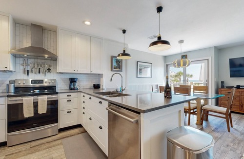 Amelia City House | Lovely Oceanfront Townhouse in Summer Beach Village W/shared Pool, Central AC