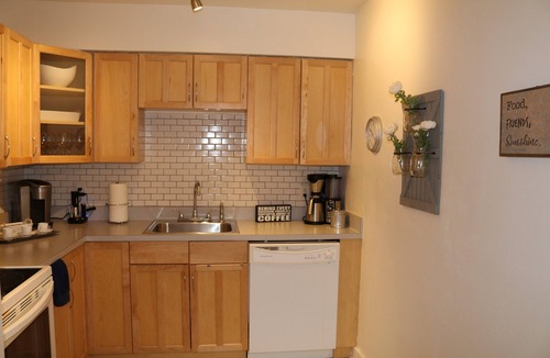 Coral Terrace House | LOWEST PRICE 4 SPRING BREAK HOME! GABLES, UM, MIA AIRPORT, MIAMI BEACH, DOWNTOWN