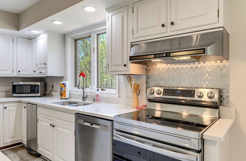 Woodbine House | Lush & Secluded Family Getaway in Woodbine