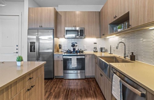 West Oak Hill Apartment | Luxurious New Unit|2Bd2Ba|Pool, Golf Sim