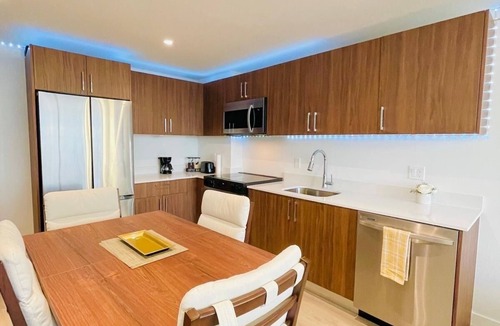 Flagami Apartment | Luxury 1-bedroom apartment Miami-Havana near magic city Casino.