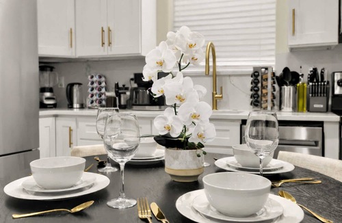 Takoma Apartment | Luxury 3-BR | Parking | EV Charger | Walk to Metro