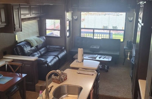 Oak Hill House | LUXURY 5TH WHEEL WITH FULL DECK directly on the water