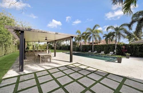 Tamiami House | Luxury home w pool by Dream Vacation