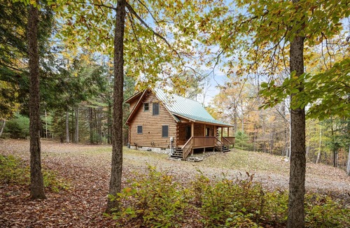 Lisbon Cabin | Luxury Log Cabin - Private Forest & Custom Fire Pit - Near Franconia Notch