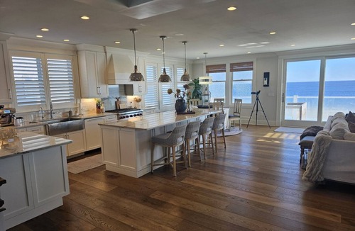 Newbury House | Luxury Ocean front home on Plum Island minutes from historic Newburyport.
