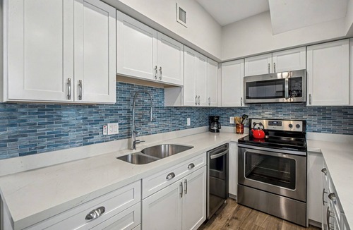 Truman Annex Condo | Luxury Truman Annex Condo I 3BDR I Pool & Parking I Walk to Duval & Beach