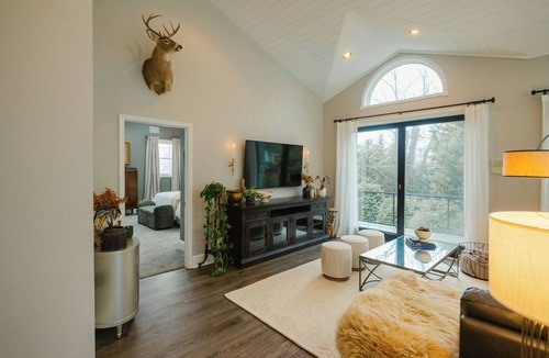 Sparks Glencoe House | Magnolia on York: Beautiful Private Home in Sparks