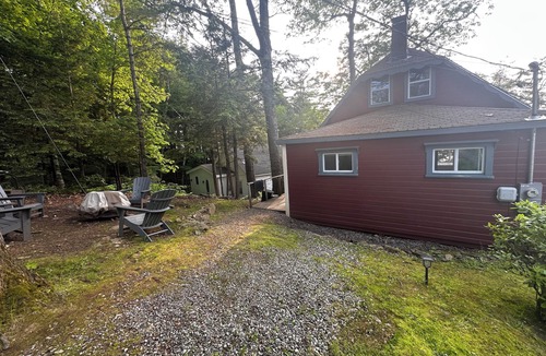 Vassalboro Cottage | Maine Cabin Master Pilot Cabin, 3-BR waterfront with spectacular sunset views