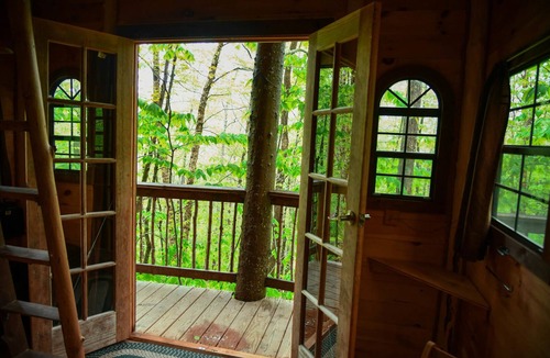 Stoneham Cabin | Maine Woods Treehouse-The Birdie