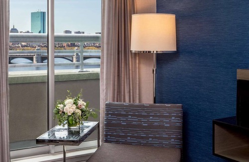 East Cambridge Hotel | Make Your Trip More Enjoyable! w/Indoor Pool, Pets are Allowed Here!