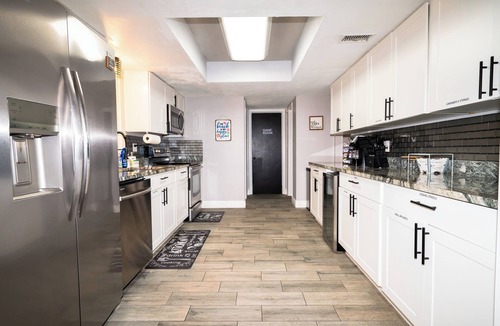 Hampton Homes House | Marlin Pool House featuring Private Game Room, Mini Golf & Fire Pit!