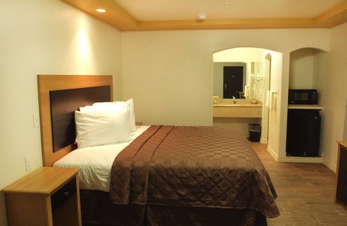Eagle Pass Hotel | Maverick Inn