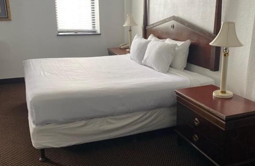 Wheeling Hotel | McLure Hotel