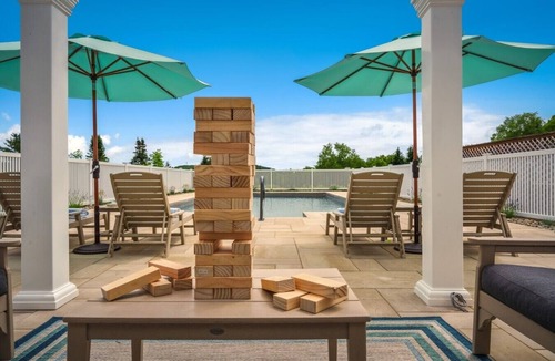 Wilmington Ski Chalet | Meadowview: Private Pool, Hot Tub, Tennis & Pickle