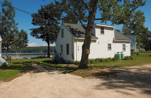 Meredith House | Meredith, Modern 4 bdrm, 2 bath, Lakefront home close to downtown, central air.
