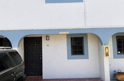 Tamiami Apartment | Miami 3BR Step-Free Entry 2 Parking Spots