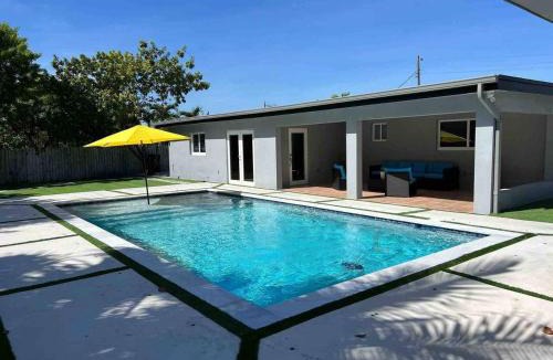 Ludlam Villa | Miami dream resort heated pool sleeps 8