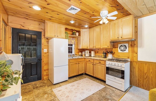 Biglerville Cabin | Michaux Forest Retreat
