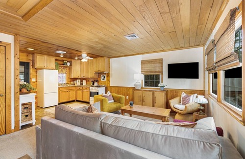 Biglerville Cabin | Michaux Forest Retreat
