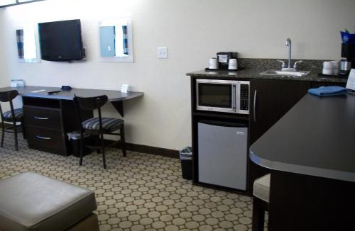 Spring Hill Hotel | Microtel Inn & Suites by Wyndham Spring Hill/Weeki Wachee