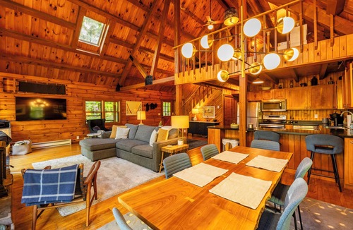 Timberline Cabin | Mingo Lodge: Old Timberline Cabin with Hot Tub & Dolly Sods Access