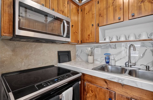 Poiciana Park II House | Minutes to Beach Dog Friendly BBQ Patio