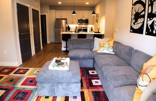 Rogers Apartment | Modern 1BR Near Walmart, AMP & Bike Lift