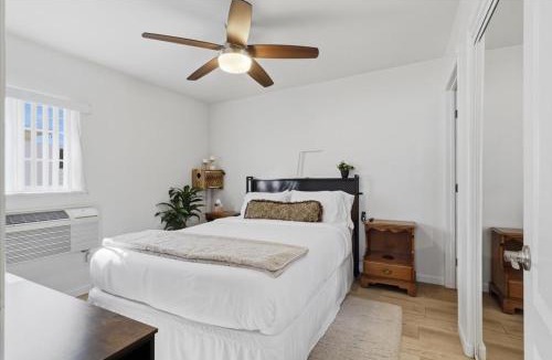 Townsite House | Modern 1BR Retreat with BBQ & Fire Pit - Near Downtown