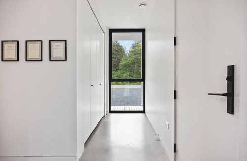 Hope House | Modern Architect-Designed Lakefront House