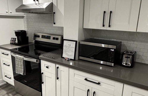 Harwood House | Modern Basement Studio + Access to Cozy Cabin