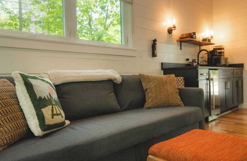 Freeport Cabin | Modern cabin w/full bath & kitchenette - 03