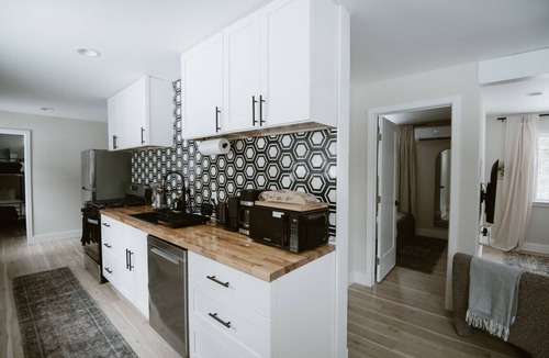Eldred House | Modern Cabin with Fire Pit | Big Bear Ski & Hiking