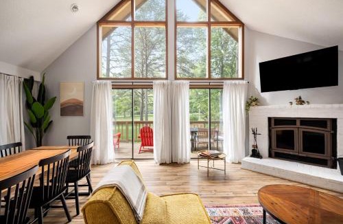 The Woods Ski Chalet | Modern chalet w hot tub, fire pit & pet-friendly