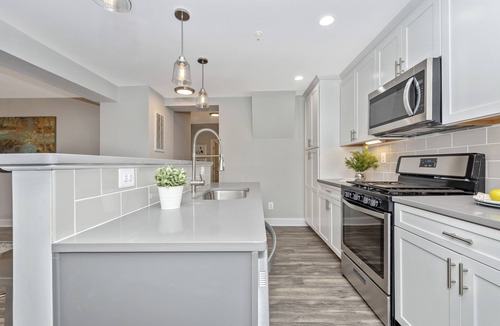 Downtown Condo | Modern Condo Right off Market Street
