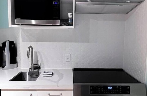 Whistler Creekside Apartment | Modern Creekside Hideaway | Walk to Gondola