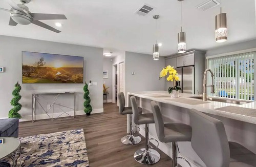 Riviera Beach House | Modern getaway near the beach with room for a boat