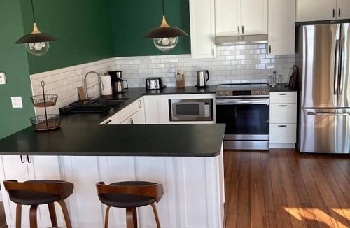 Dedham Cottage | Modern lakefront ADA accessible 4BR, 3.5 BA house