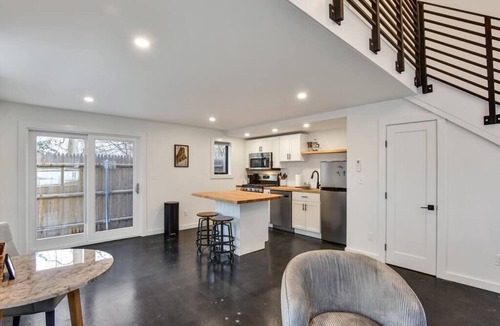 Augusta Apartment | Modern Loft Apartment